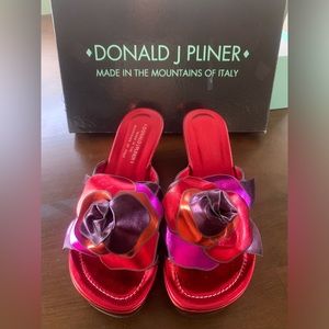 Donald J. Pliner Women’s size 8.5M “Gram” leather wedge sandal